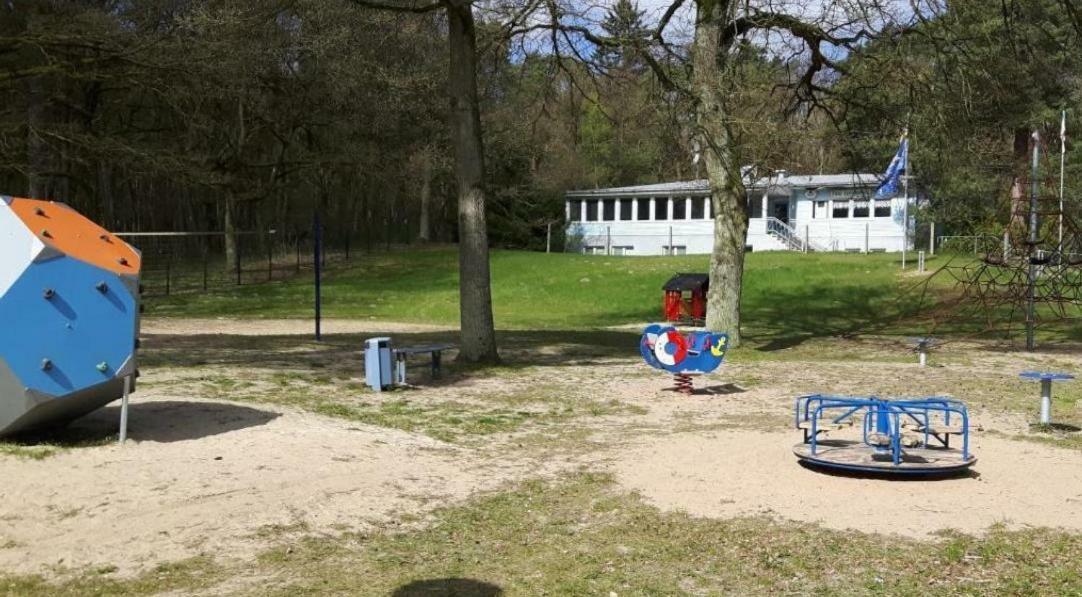Ferienhaus Paul Am Klostersee, Urlaub Mit HundDargun エクステリア 写真